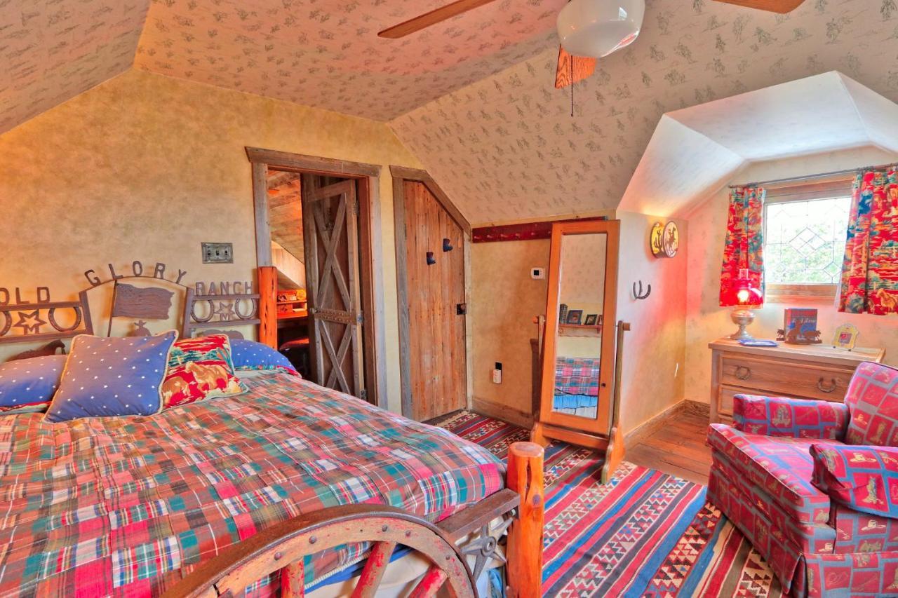 Log Cabin At Old Glory Ranch Villa Wimberley Esterno foto