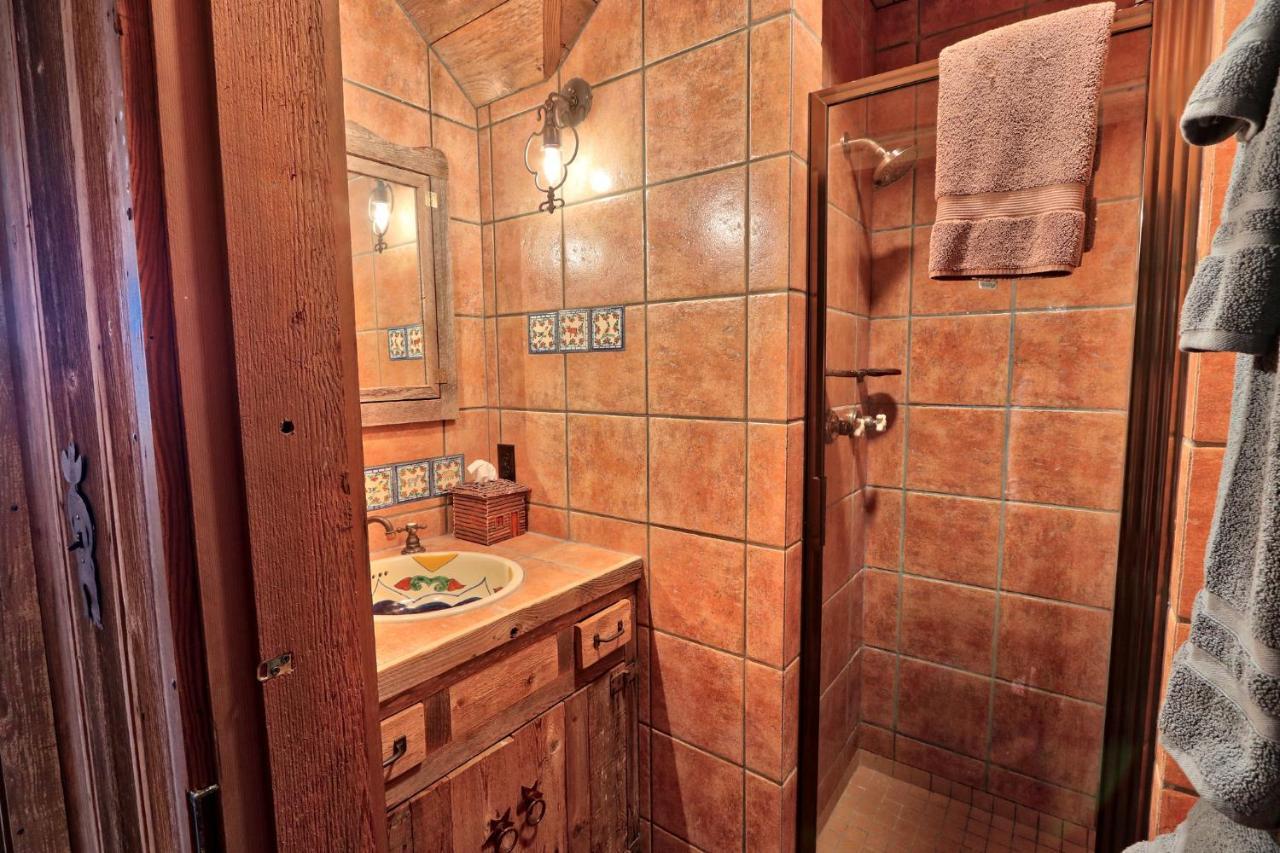 Log Cabin At Old Glory Ranch Villa Wimberley Esterno foto