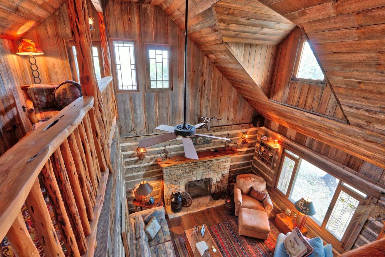 Log Cabin At Old Glory Ranch Villa Wimberley Esterno foto