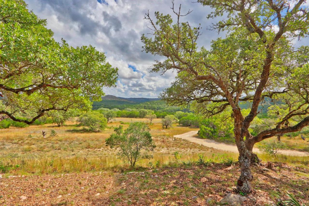Log Cabin At Old Glory Ranch Villa Wimberley Esterno foto