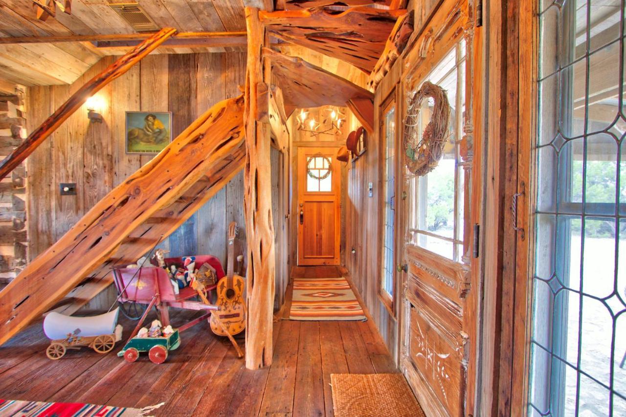 Log Cabin At Old Glory Ranch Villa Wimberley Esterno foto